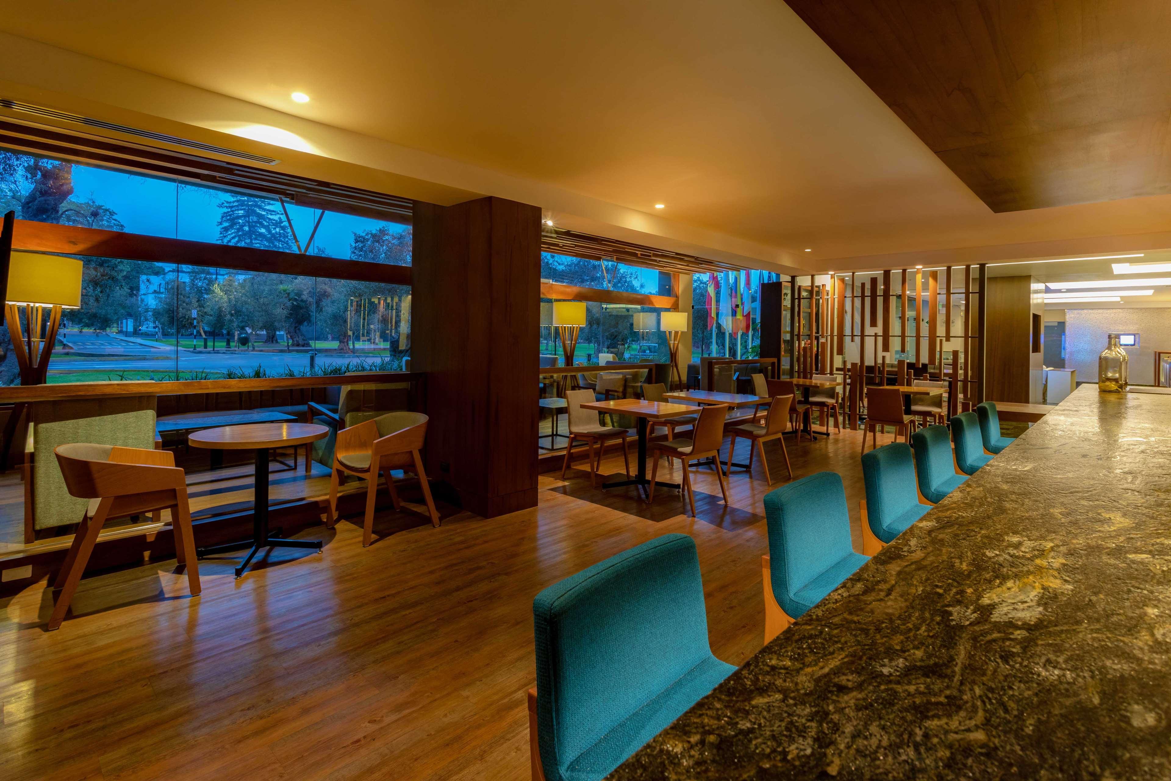 Sonesta Hotel El Olivar Lima Exterior foto The Bar